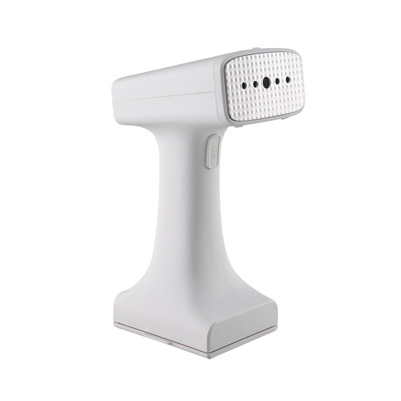 Kaj morate iskati pri izbiri ročnega parnika tkanine